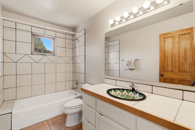 2732 Pradera Court, Santa Fe, NM 87505