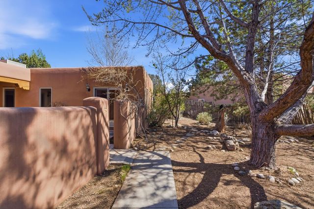 2732 Pradera Court, Santa Fe, NM 87505
