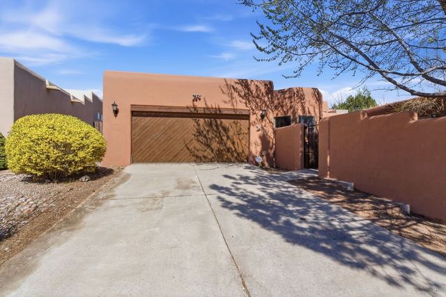 2732 Pradera Court, Santa Fe, NM 87505