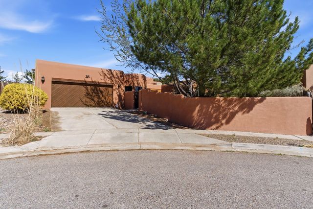 2732 Pradera Court, Santa Fe, NM 87505
