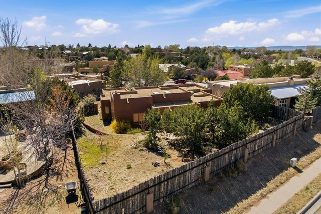 2732 Pradera Court, Santa Fe, NM 87505