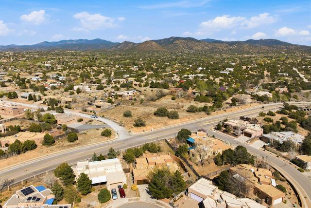 2732 Pradera Court, Santa Fe, NM 87505