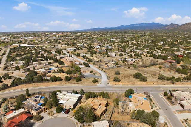 2732 Pradera Court, Santa Fe, NM 87505