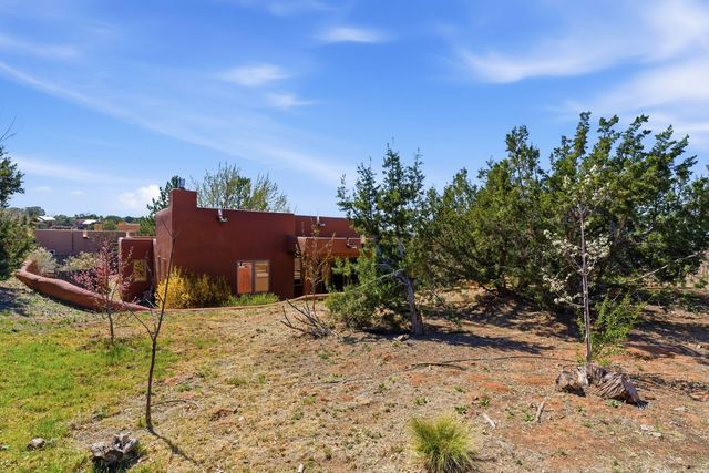 2732 Pradera Court, Santa Fe, NM 87505
