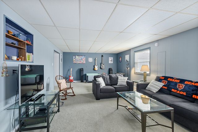 6937 Stanford Drive, Bridgeview, IL 60455