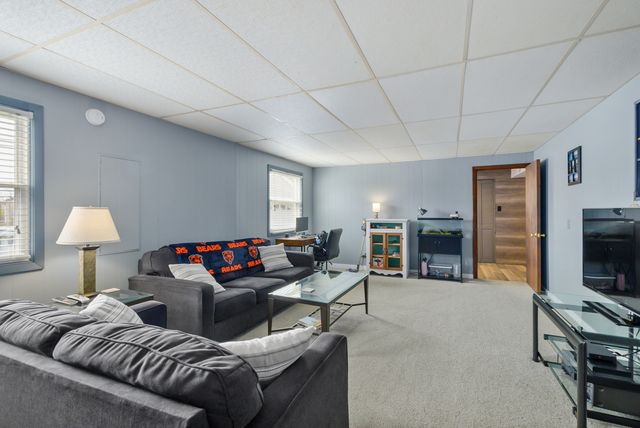 6937 Stanford Drive, Bridgeview, IL 60455