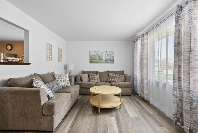 6937 Stanford Drive, Bridgeview, IL 60455