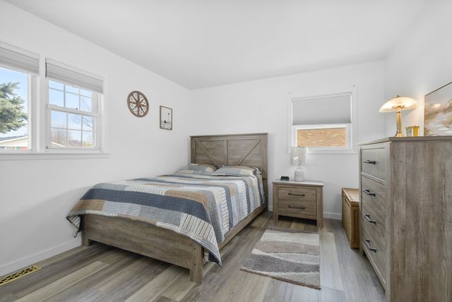 6937 Stanford Drive, Bridgeview, IL 60455