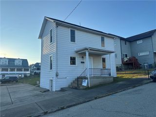 17 N Silver Street, Mt Pleasant Boro, PA 15666