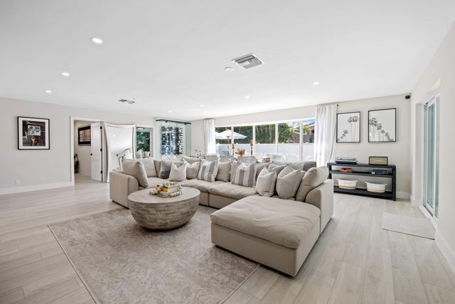 698 W Camino, Boca Raton, FL 33486
