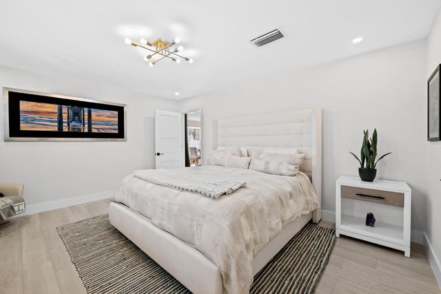 698 W Camino, Boca Raton, FL 33486