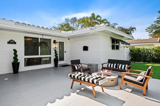 698 W Camino, Boca Raton, FL 33486