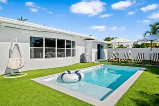 698 W Camino, Boca Raton, FL 33486