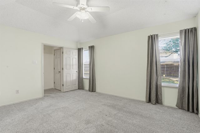 1025 Matthew Street, Burleson, TX 76028