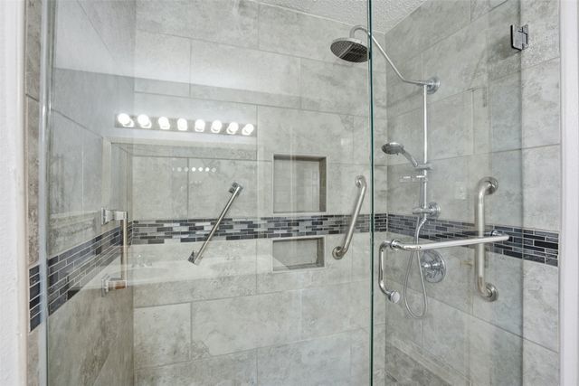 1025 Matthew Street, Burleson, TX 76028