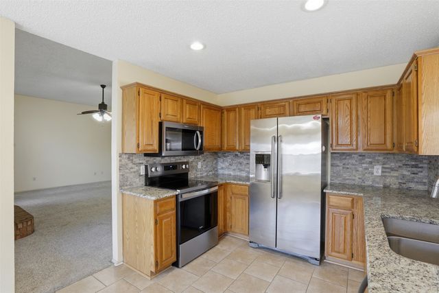 1025 Matthew Street, Burleson, TX 76028