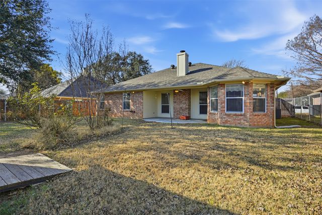1025 Matthew Street, Burleson, TX 76028