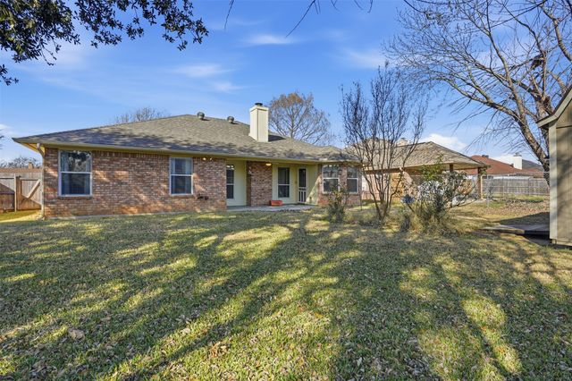 1025 Matthew Street, Burleson, TX 76028
