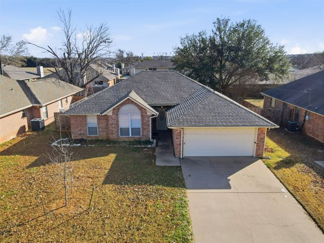 1025 Matthew Street, Burleson, TX 76028