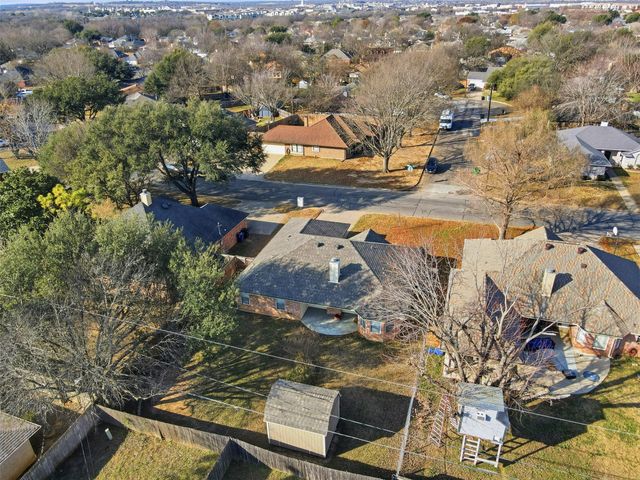 1025 Matthew Street, Burleson, TX 76028