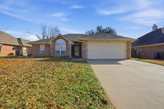 1025 Matthew Street, Burleson, TX 76028