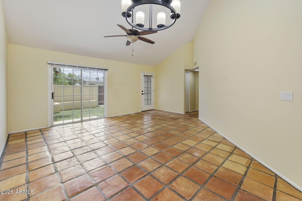 Image 5 of property listing at 9801 N 5TH Street, Phoenix, AZ 85020