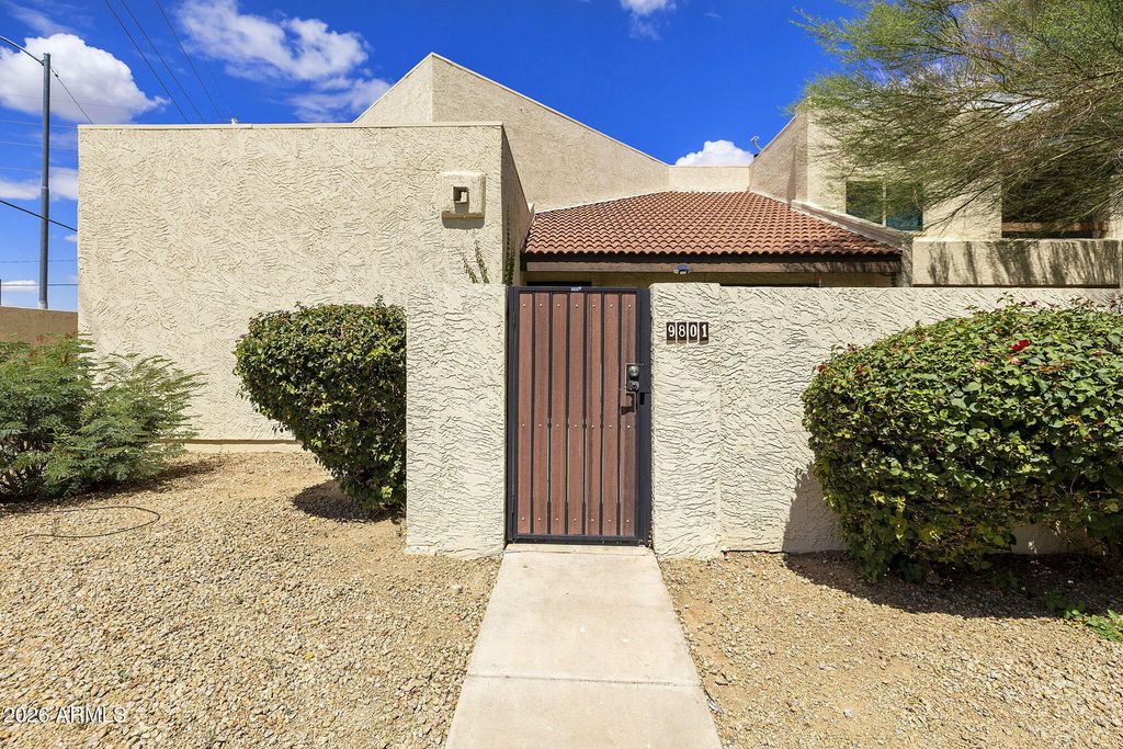 Image 6 of property listing at 9801 N 5TH Street, Phoenix, AZ 85020