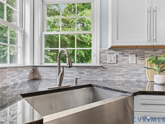 8025 Hillcreek Dr, Midlothian, VA 23112