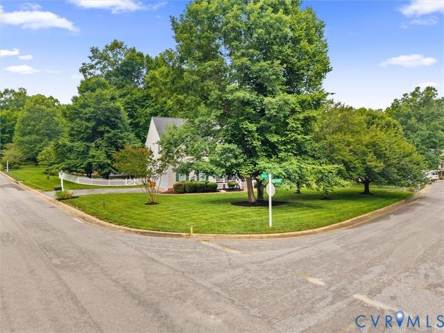 8025 Hillcreek Dr, Midlothian, VA 23112