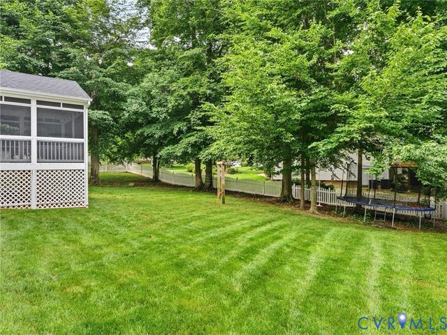 8025 Hillcreek Dr, Midlothian, VA 23112