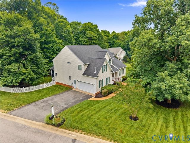 8025 Hillcreek Dr, Midlothian, VA 23112