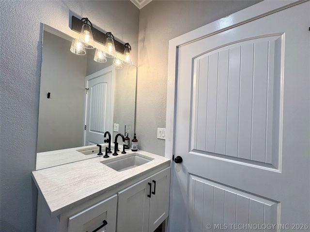 1009 McLish, Ardmore, OK 73401