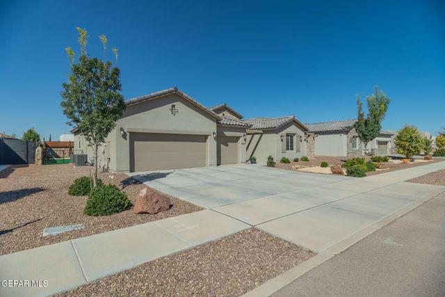 5885 Valle De Paz Avenue, El Paso, TX 79932