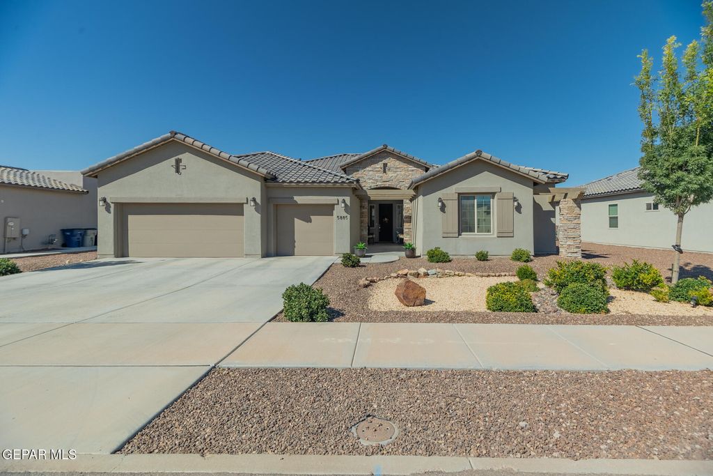 5885 Valle De Paz Avenue, El Paso, TX 79932