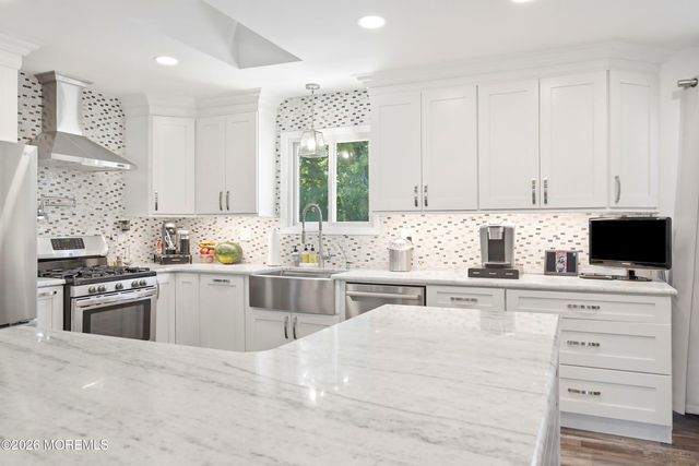 34 Bronia Street, Howell, NJ 07731