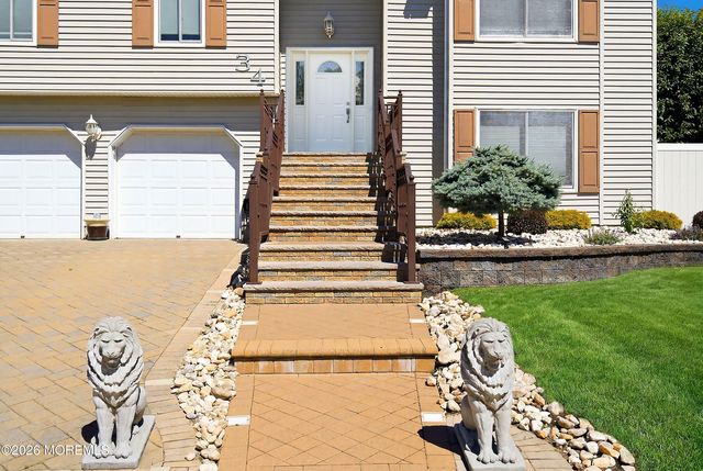 34 Bronia Street, Howell, NJ 07731