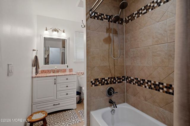 34 Bronia Street, Howell, NJ 07731