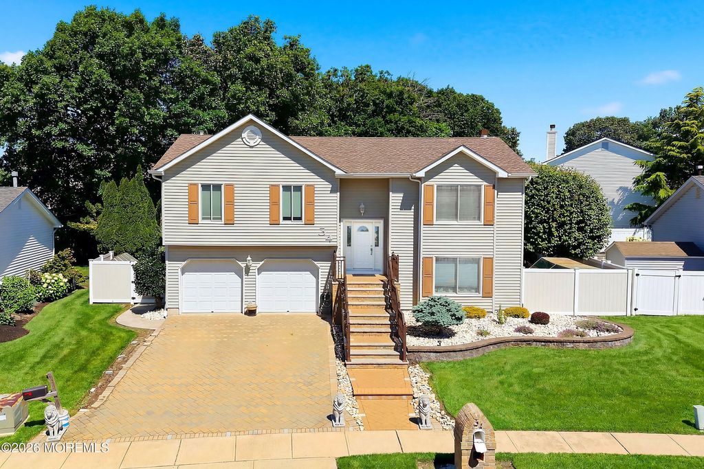34 Bronia Street, Howell, NJ 07731