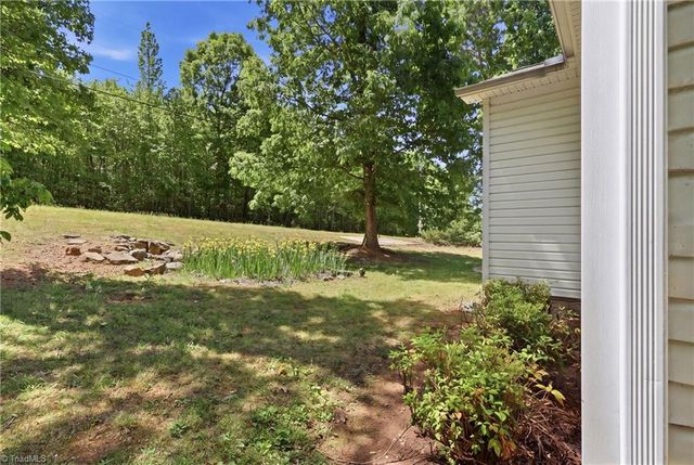 148 Pinta Court, Thomasville, NC 27360