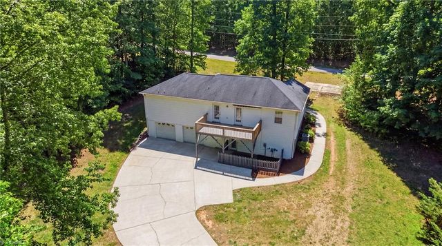 148 Pinta Court, Thomasville, NC 27360