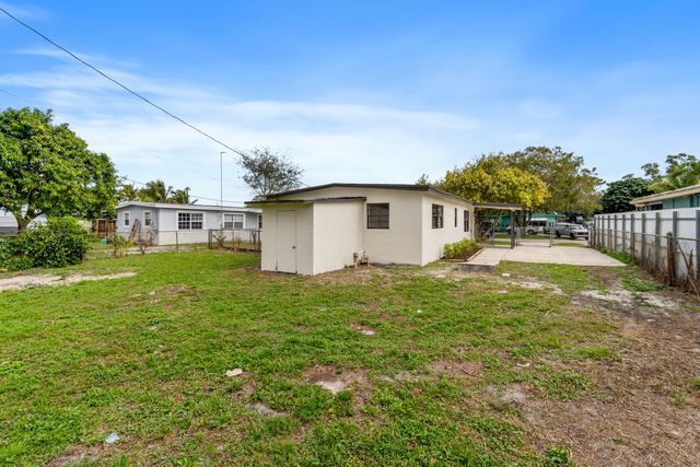 2415 Lewis, West Palm Beach, FL 33415