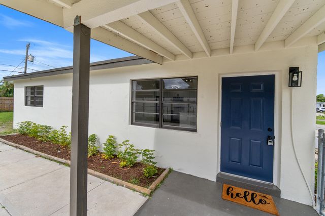 2415 Lewis, West Palm Beach, FL 33415