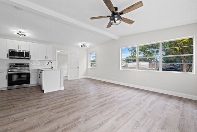 2415 Lewis, West Palm Beach, FL 33415