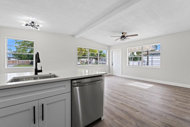 2415 Lewis, West Palm Beach, FL 33415
