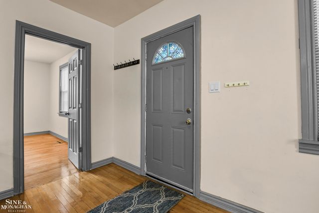 1312 E Harry Avenue, Hazel Park, MI 48030