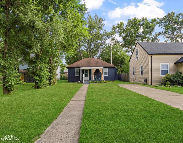1312 E Harry Avenue, Hazel Park, MI 48030