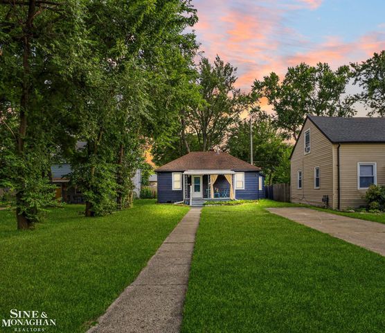 1312 E Harry Avenue, Hazel Park, MI 48030