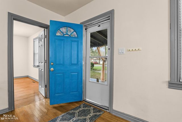 1312 E Harry Avenue, Hazel Park, MI 48030
