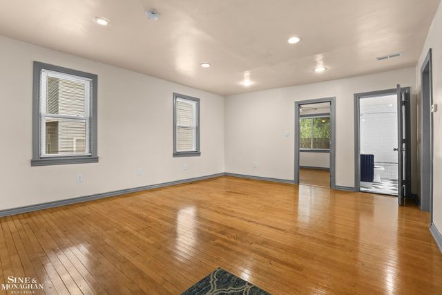 1312 E Harry Avenue, Hazel Park, MI 48030