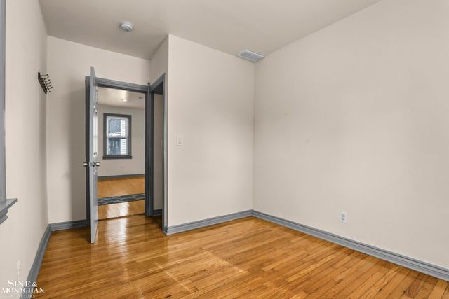 1312 E Harry Avenue, Hazel Park, MI 48030